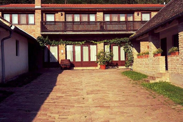 Sriemska-kuca-